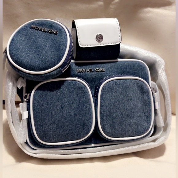 Michael Kors Denim Crossbody with detachable airpod case and coinpouch $448 - Picture 6 of 9